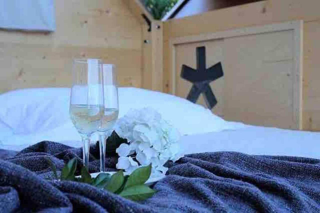 Hotel Starsbox Jacuzzi Privata E Piscina Vista Mare Celle Ligure Exterior foto