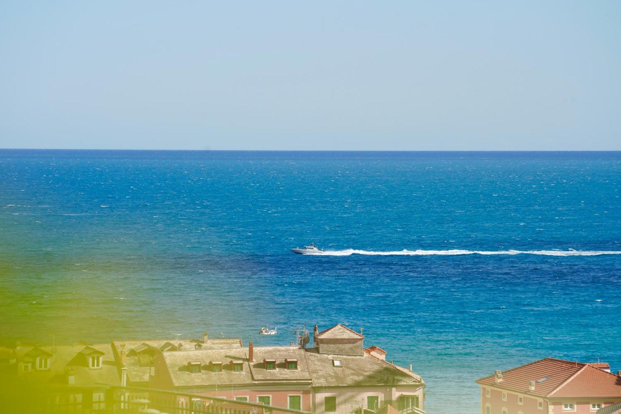 Hotel Starsbox Jacuzzi Privata E Piscina Vista Mare Celle Ligure Exterior foto