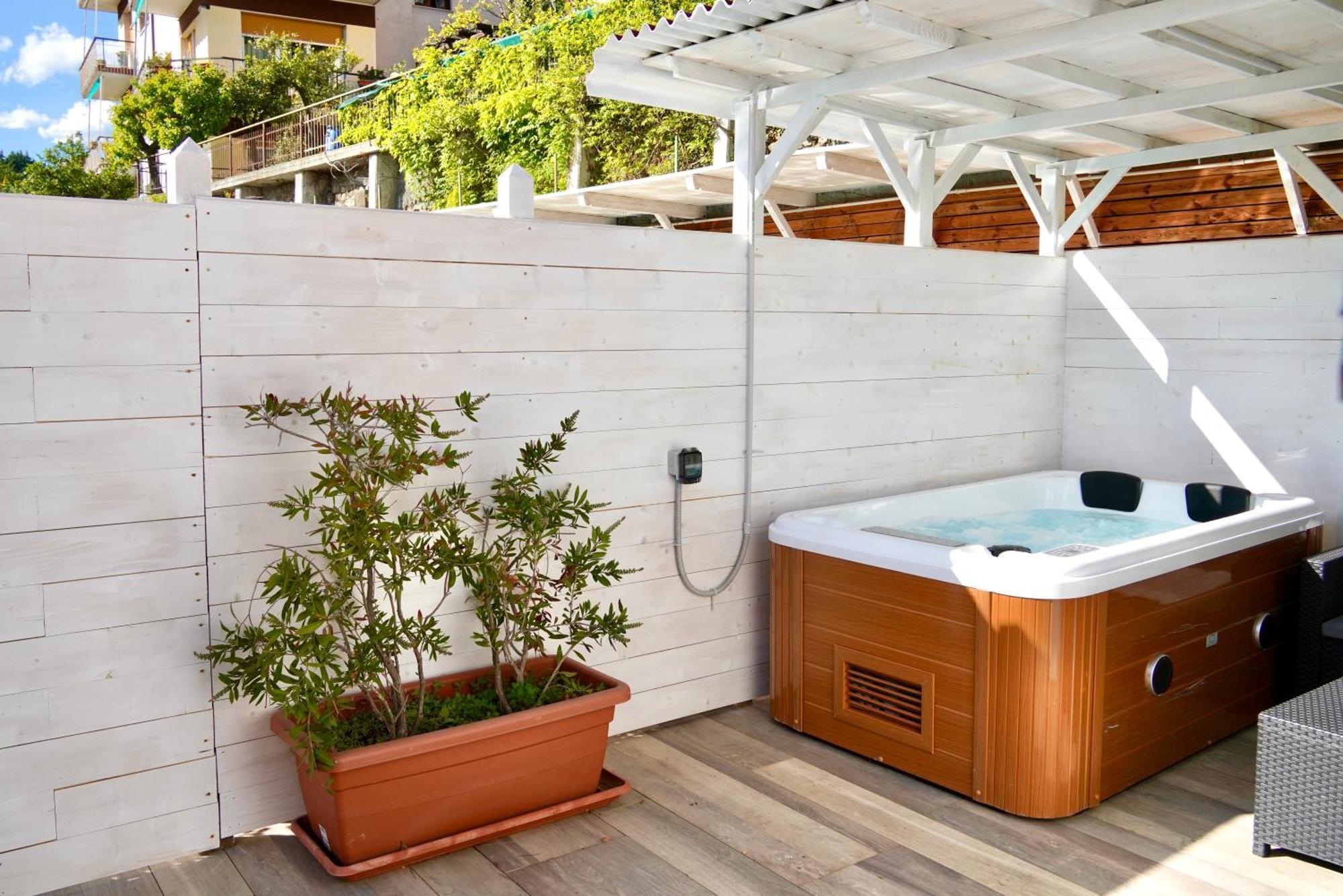 Hotel Starsbox Jacuzzi Privata E Piscina Vista Mare Celle Ligure Exterior foto